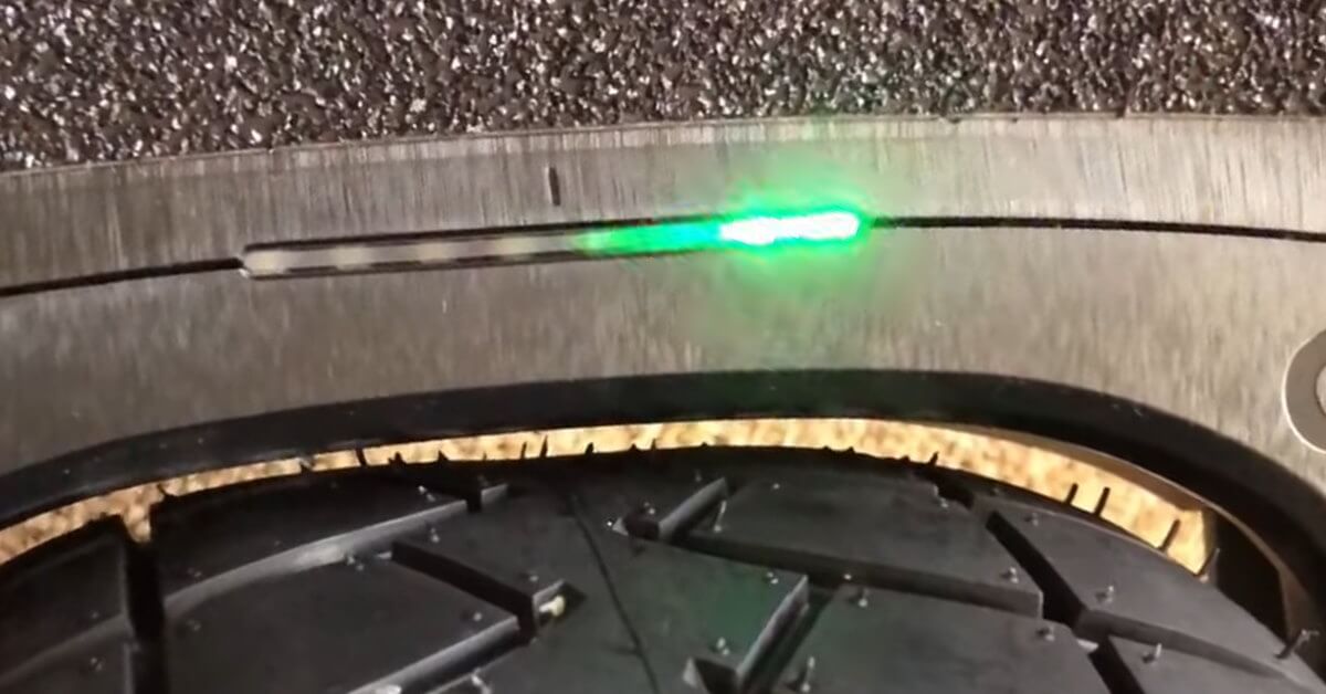 Onewheel GT green light flash