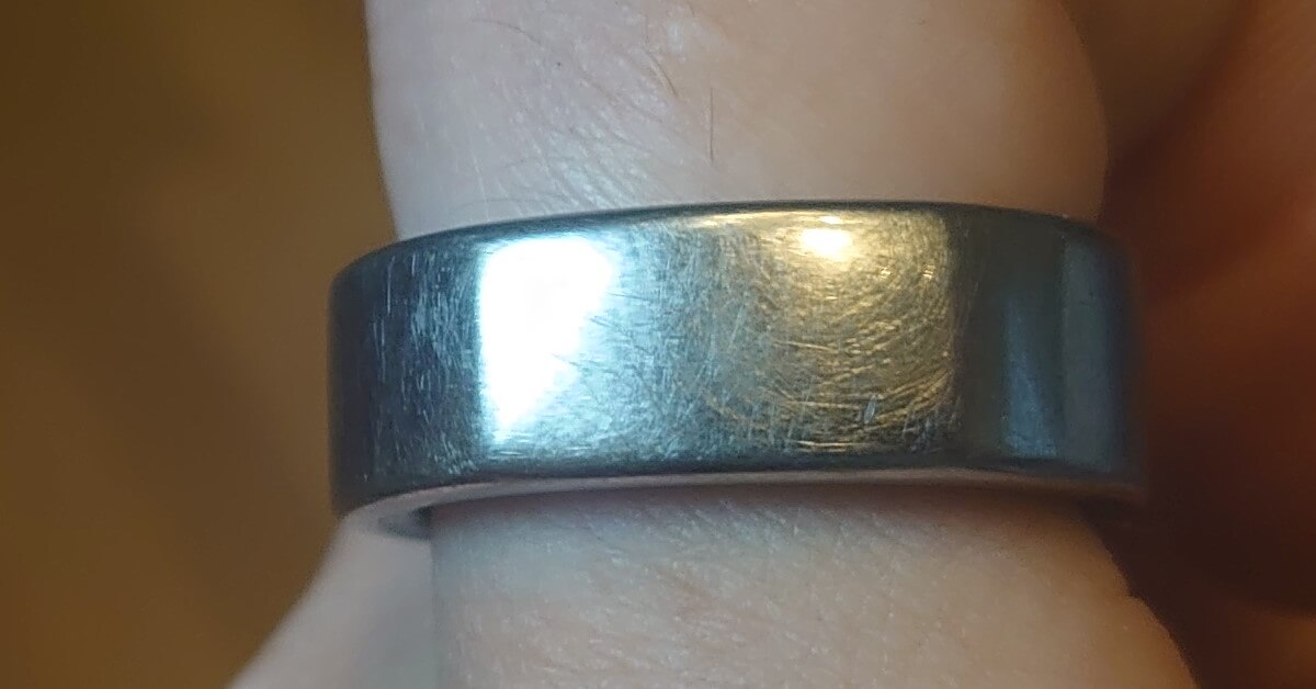 Oura ring with many micro scratches